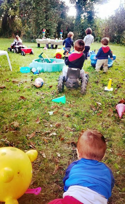La Hut Ô Sens, Assistante Maternelle à Ger