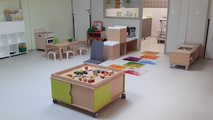 Multi Home L'orée Des Pins, Crèche à Saint-Herblain