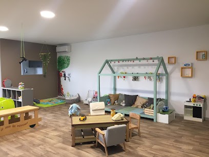 Micro Crèche Le Cocon Des Explorateurs, Crèche à Trouillas