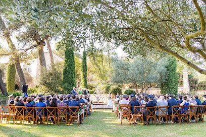 Quenottes Et Petons, Crèche au Pontet