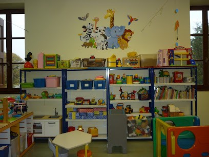 Pierrot Et Colombine, Assistante Maternelle à Rochetoirin