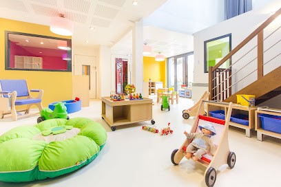 Micro Crèche Montessori Clos Montholon - La Maison Bleue, Crèche à Vanves