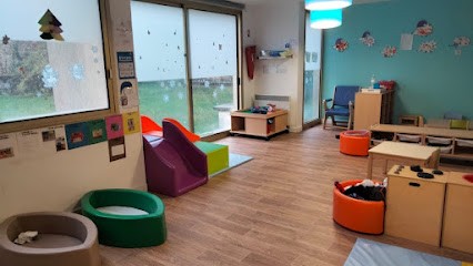 Micro Crèche Montessori Basch La Maison Bleue, Crèche à Montrouge