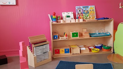 Micro Crèche Montessori Anis 2 La Maison Bleue, Crèche à Jouars-Pontchartrain