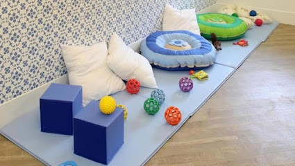 Les Petits Chaperons Rouges, Crèche à Savigneux