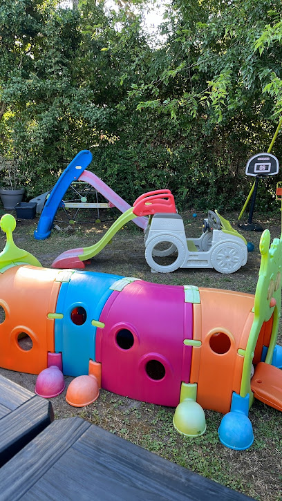 Assistante Maternelle Agréée, Service De Garde D'enfants À Domicile à Bordeaux
