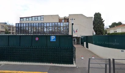 Manger Small Marguerites Michelet, Crèche à Marseille 09