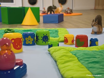 Les Petits Chaperons Rouges, Crèche à Vannes