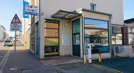 Collective Multi-Host The Island Treasures French Red Cross, Crèche à Forbach
