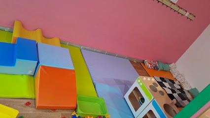 Micro Crèche Montessori Gambetta La Maison Bleue, Crèche à Rueil-Malmaison