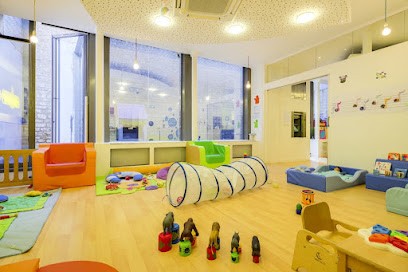 Les Petits Chaperons Rouges, Crèche à Paris 03