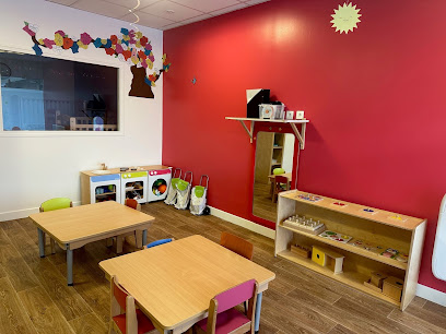 Micro Crèche Montessori Les Clochettes - La Maison Bleue, Crèche à Paris 15