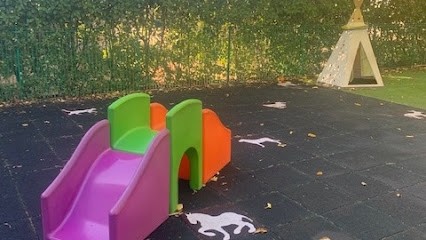 Crèche Les Violettes - La Maison Bleue, Crèche à La Garde