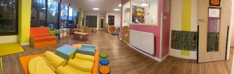 Micro Crèche Montessori Le Petit Palais - La Maison Bleue, Crèche à Palaiseau