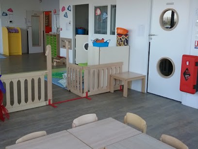 Les Petits Chaperons Rouges, Crèche à Norroy-le-Veneur