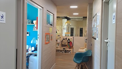 Les Petits Chaperons Rouges, Crèche à Méry