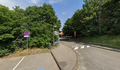Pom'cerises Et Jardin Passerelle, Crèche à Saint-Genis-Laval