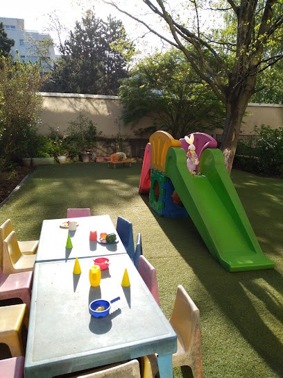 Crèche Cannelle - La Maison Bleue, Crèche à Montrouge