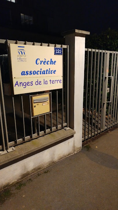 Anges De La Terre, Crèche au Perreux-sur-Marne