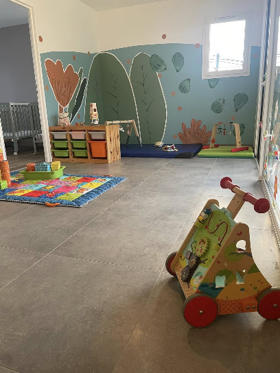 Mam Les 3 Monts Des Curieux, Assistante Maternelle à Souraïde
