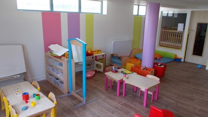 Micro Crèche Poupichou - La Maison Bleue, Crèche à Rognac