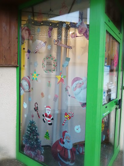 Mam Mille Et Une Étoiles, Crèche à Faverney