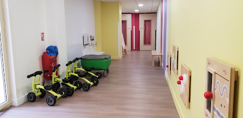Crèche Les Artistes En Herbe - La Maison Bleue Crèche à Paris 06