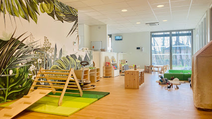 " Les Jardins D'athéna 3 " - Micro-Crèche Eco-Responsable D'inspiration Montessori Crèche à Saint-Pierre