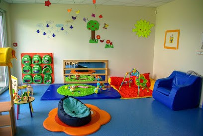 Multi Home Les Galopins Des Vignes, Crèche à Pugnac