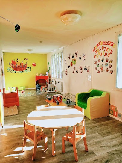 The Ark Babies, Crèche à Villers-Bocage
