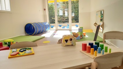 Les Petits Chaperons Rouges, Crèche à Montrouge