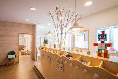 Les Petits Chaperons Rouges, Crèche à Montélimar