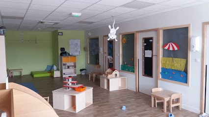 Les Petits Chaperons Rouges, Crèche à Saint-Just-Saint-Rambert