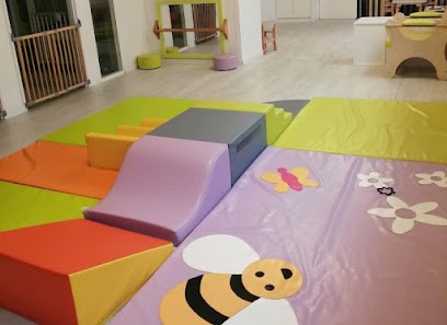 Les Petits Chaperons Rouges, Crèche à Vincennes