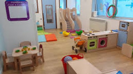 Crèche Le Cocon - La Maison Bleue Crèche à Noisy-le-Roi
