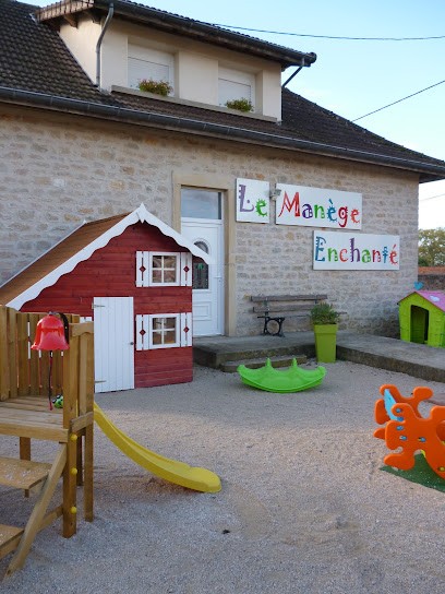 Le Manège Enchanté Mam, Crèche à Ouroux-sur-Saône