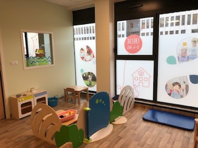 Les Petits Chaperons Rouges, Crèche à Ollioules