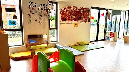 Les Petits Chaperons Rouges, Crèche à Neuville-sur-Saône