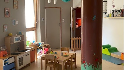 Les Petits Chaperons Rouges, Crèche à Oullins