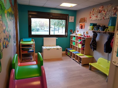 Micro Creche Chez Ambre Arthur- Bn2a, Crèche à La Vaupalière
