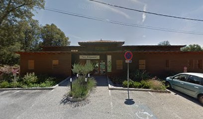Crèche Les Péquelets, Crèche à Thoiras