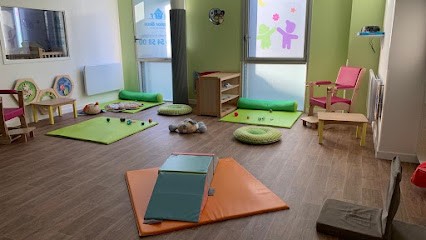 Crèche Les P'tits Ecureuils - La Maison Bleue, Crèche à Orvault