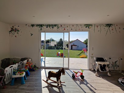 Home Des Petits Pieds, Crèche à Escurolles
