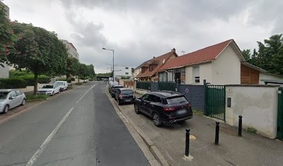 Poucet Reborn, Crèche  