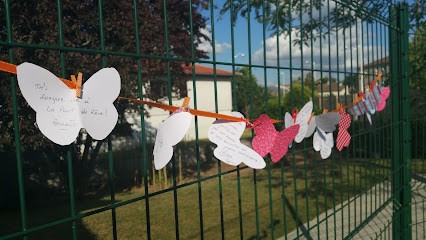 Micro Crèche Montessori Les Lucioles - La Maison Bleue, Crèche à Digne-les-Bains