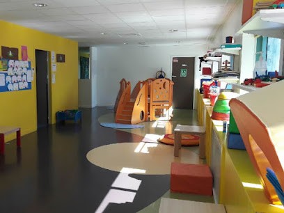 Little Red Chaperones, Crèche à Massy