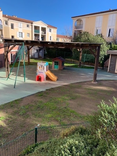 Crèche Marjolaine - La Maison Bleue, Crèche à Fréjus
