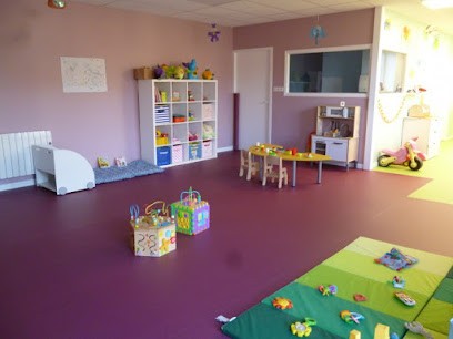 Micro Crèche Les P't Ydes Chérubins, Crèche à Ydes